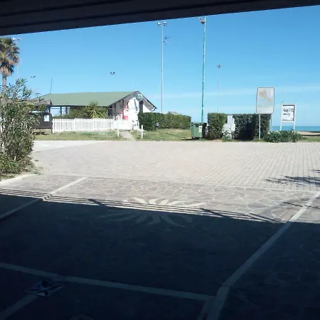 Lägenhet Su Due Piani A Due Passi Dal Mare A *